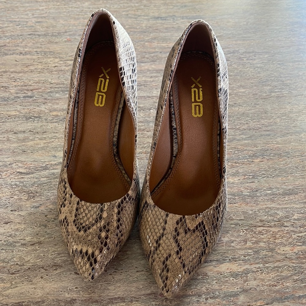 VGUC X2B Snakeskin Heels ~ 7